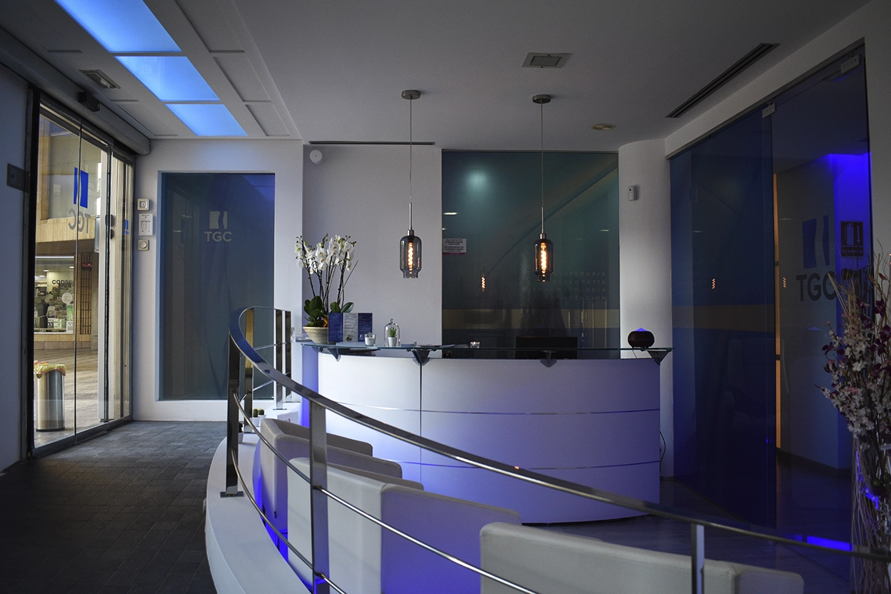 Sala de espera acogedora en Elche